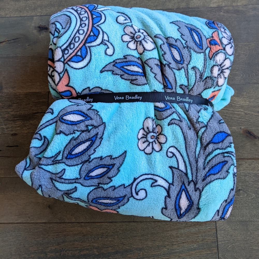 Vera Bradley Fan Flowers Throw Blanket Blue, 80x50